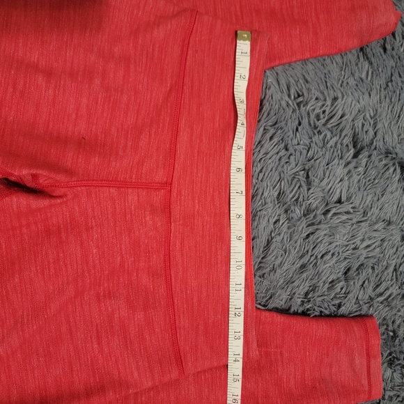 Rare Lululemon Size 6 - Picture 4 of 9